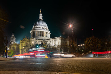 Fototapeta na wymiar Night view of St. Paul's Cathedral of the city of London