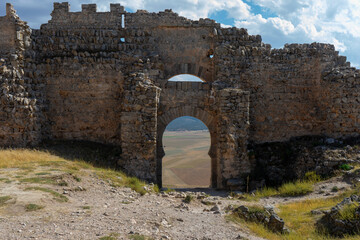 Obraz premium interior de la fortaleza califal de Gormaz en Soria, España
