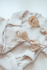 Accessories for newborns, hair bow and pacifier