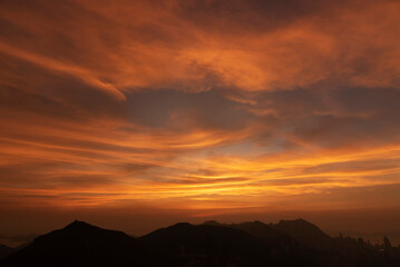 Obraz premium Beautiful dramatic natural sunset twilight sky at dusk, abstract evening view background.