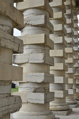  Colonnes à bossages de la saline d'Arc-et-Senans. France