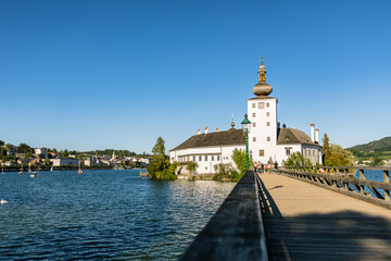 Fototapeta na wymiar Schloss Orth with Traunsee in Austria