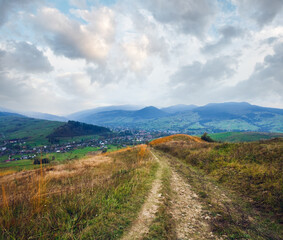 Fototapeta na wymiar Autumn mountain country landscape (Carpathian, Ukraine).