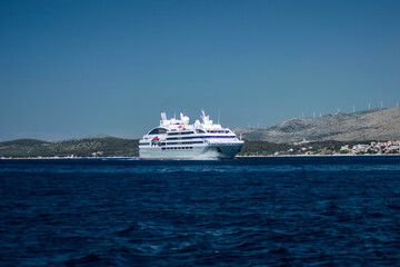 Obraz premium ship/boat at blue sea in croatia