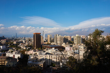 Obraz premium modern buildings and views of the capital city of chile, santiago