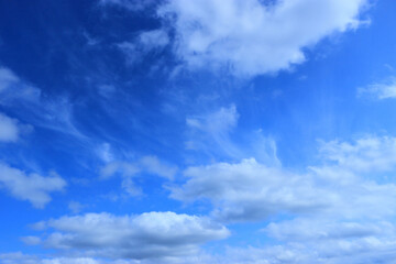 무더운 여름날의 아름다운 하늘