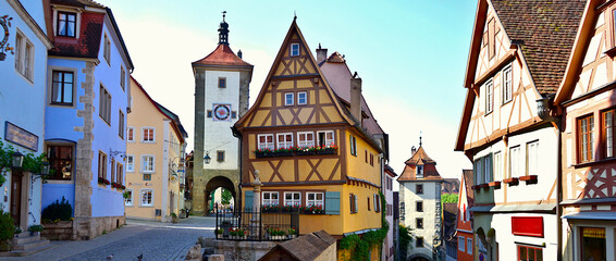 Popular photography spots in the
Medieval old street in Rothenburg ob der Tauber in a beautiful...