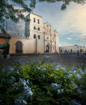 iglesia de comayagua, honduras atardecer