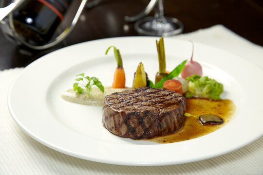 grilled steak with vegetables