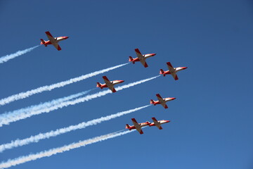 AVIONES DE COMBATE DEL EJERCITO ESPAÑOL PATRULLA AGUILA EJERCITO DEL AIRE DESFILE AEREO