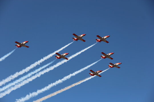 AVIONES DE COMBATE DEL EJERCITO ESPA&Ntilde;OL PATRULLA AGUILA EJERCITO DEL AIRE DESFILE AEREO