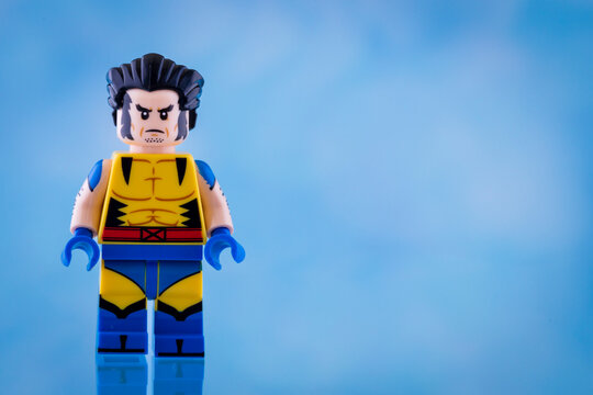 Dortmund - Deutschland 1. September 2023 Lego Minifigure Wolverine aus der Marvel Serie

