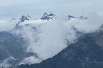 Fototapeta na wymiar Il ghiacciaio di Château Blanc in Valle d'Aosta, dopo la nevicata di fine agosto 2023.