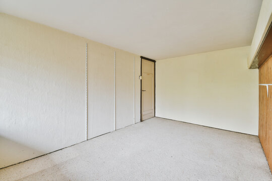 Spacious empty room
