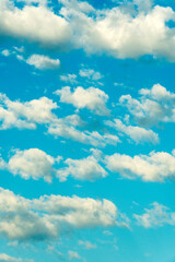 Naklejka na ściany i meble Cumulus sur un ciel bleu