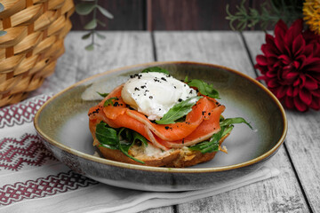 salad salmon