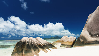 Beach on the Seychelles - 644546141