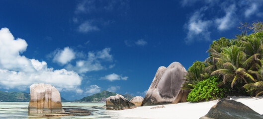beach on the seychelles - 644546168