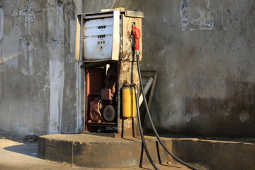 Fototapeta na wymiar Vintage Gas pump