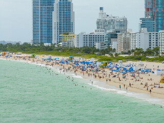 Overcrowding Miami Beach Labor Day Sunday weekend holiday
