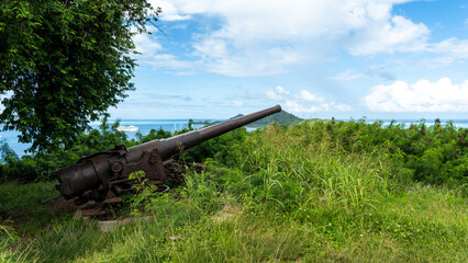 Bora Bora, Old and rusty US Cannons (unused) of Pacific War at Farepiti