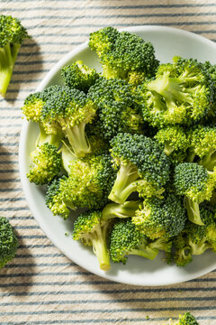 Raw Organic Green Broccoli