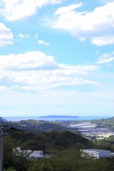 福岡県新宮町の相島と夏の雲