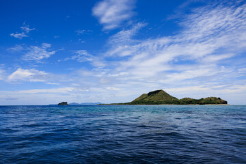 islands and blue water in fiji