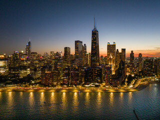 Obraz premium Aerial view of downtown Chicago city skyline. Illinois, USA Summer 2023