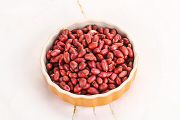 Raw peanut heap for roast
