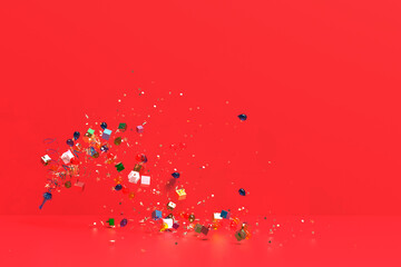 クラッカーから飛び出すパーティイメージ