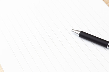 白紙の手紙とペン