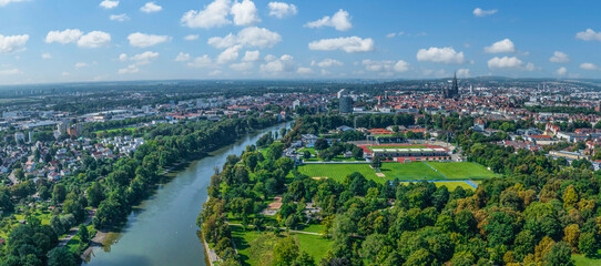 Luftbild Ulm und Neu-Ulm rund um die Friedrichsau an der Donau