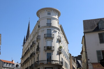 Bâtiment typique, vu de l'extérieur, ville de Pau, département des Pyrénées Atlantiques, France