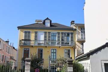 Bâtiment typique, vu de l'extérieur, ville de Pau, département des Pyrénées Atlantiques, France