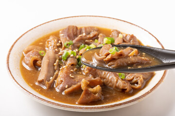 もつ煮込み　(豚ホルモン・味噌煮込み)