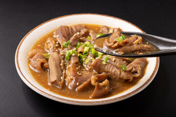 もつ煮込み　(豚ホルモン・味噌煮込み)