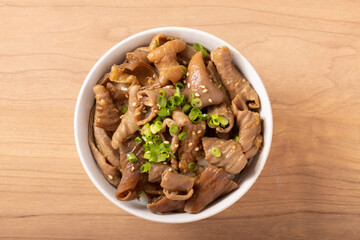 ホルモン丼