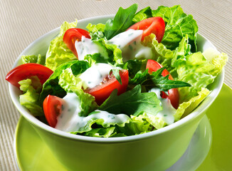 Joghurt-Kräuter salat, Paprika, salatschüssel, joghurtsosse, frischer salat, 