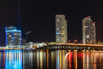Fototapeta na wymiar Scenic view of Miami downtown at night