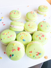 Lime macarons