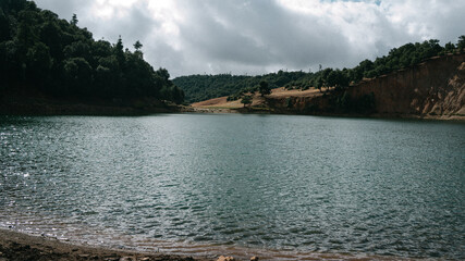 Fototapeta premium lake and mountains