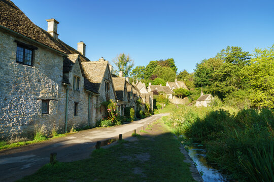 Arlington Row of Bibury village built in 1380 as a monastic wool store
