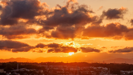 夕暮れ時の横浜郊外の住宅街