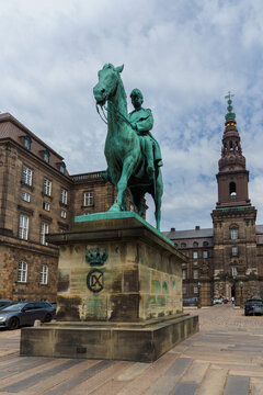 Statue of Monarch - Copenhagen