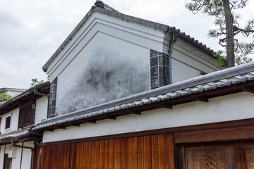 Fototapeta na wymiar 日本の岡山県岡山県倉敷市の古くてとても美しい建物