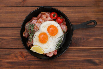スキレットで作るベーコンエッグ