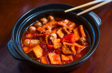 Asian noodle with tofu and mushrooms