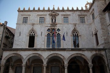 Fototapeta na wymiar Luza Square in Dubrovnik, Sponza Palace and the Orlando column
