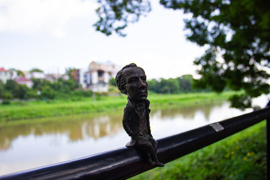 Mini-sculpture to Bela Bartok, Uzhhorod